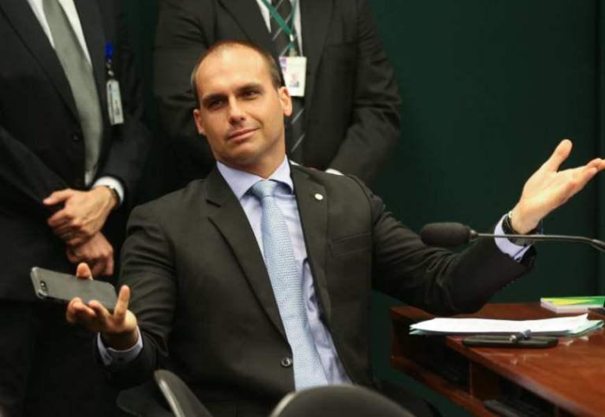 Bolsonaro confirma aval dos EUA para indicação do filho como embaixador