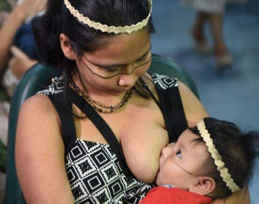 Apenas metade das mulheres do Amazonas têm o hábito de amamentar
