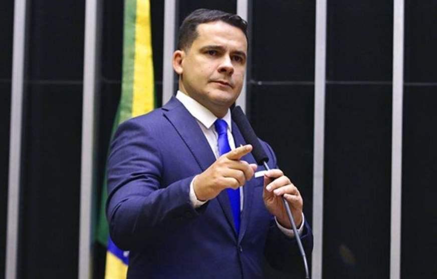 Deputado usa ‘bots’ nas redes