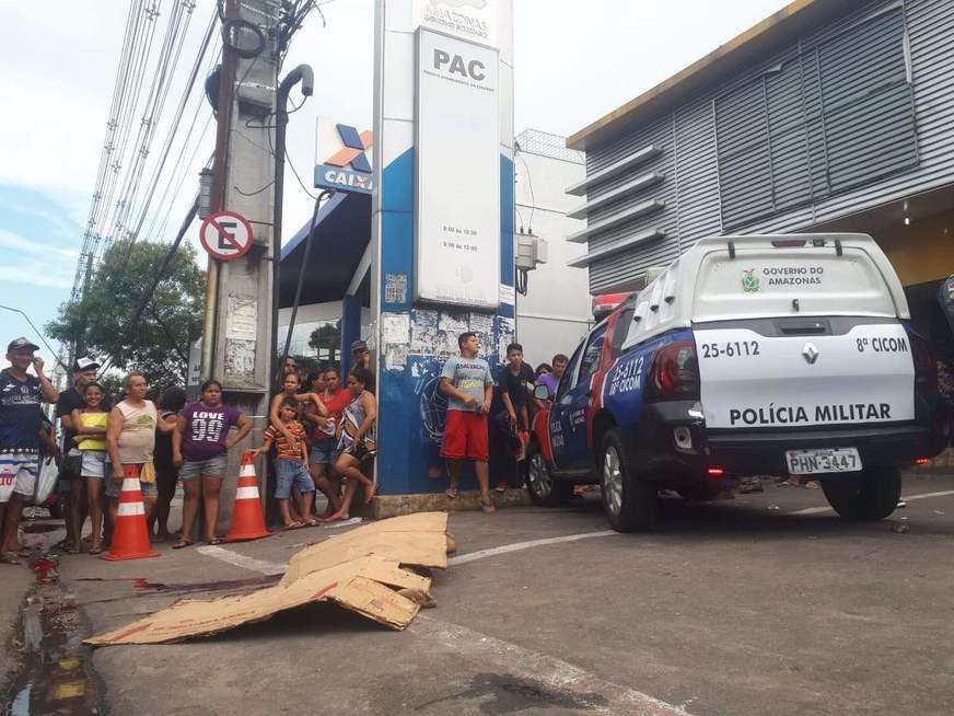 ‘Flanelinha’ é morto a tiros em frente ao PAC da Compensa