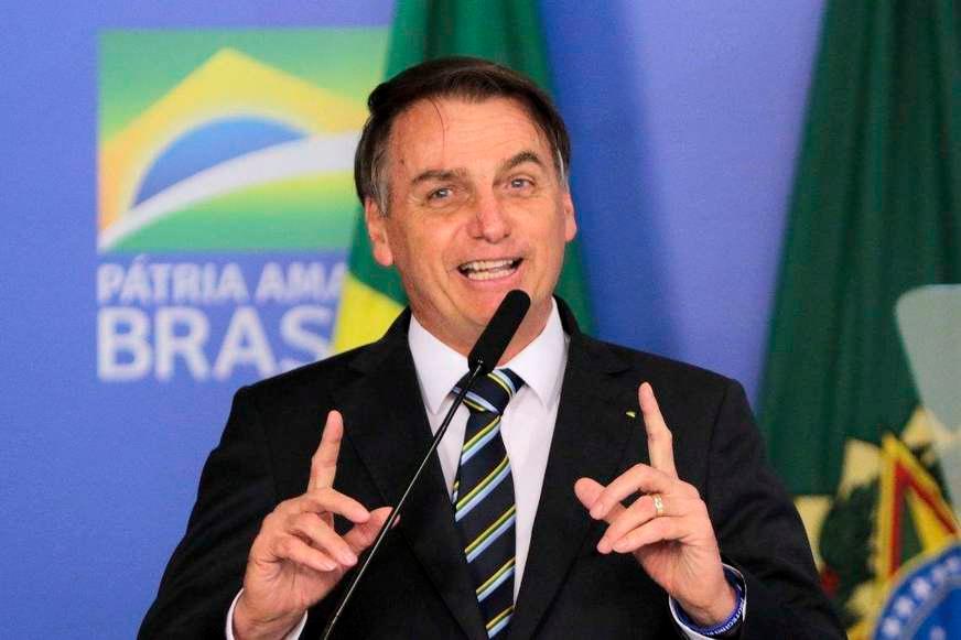 No Twitter, Bolsonaro descarta recriação da CPMF e aumento de impostos