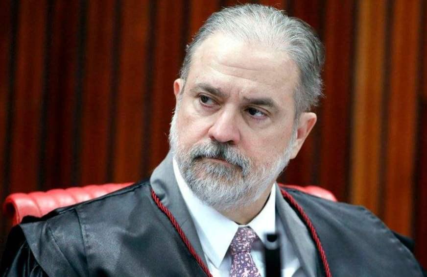 Bolsonaro ignora lista tríplice e  indica Augusto Aras como novo PGR