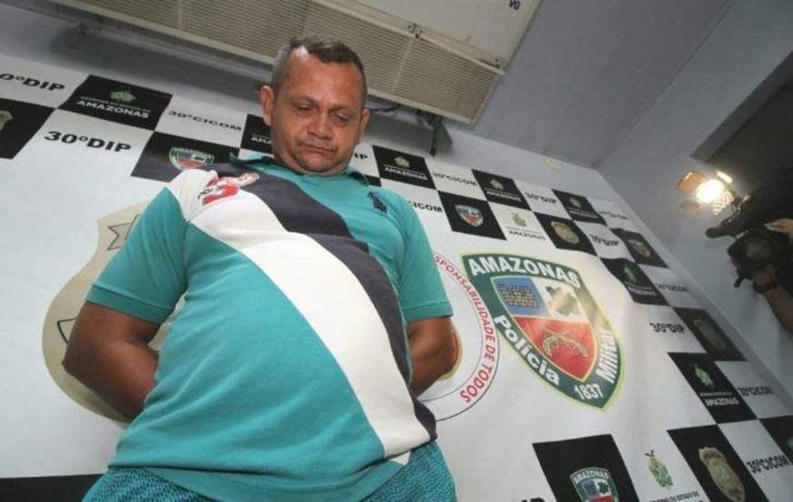 Homem é preso e diz que vendia drogas para pagar dívida do filho com o tráfico