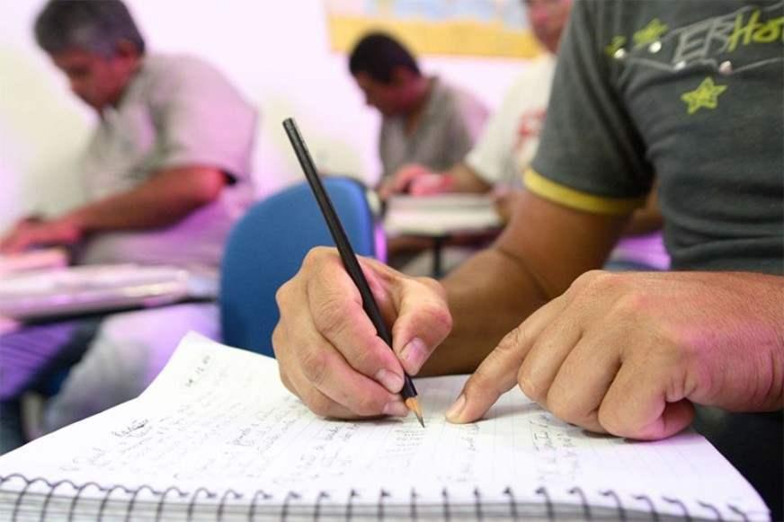 Cerca de 170 mil ainda são analfabetos no Amazonas do século 21