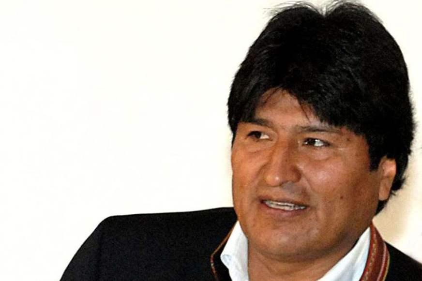 Morales denuncia tentativa de golpe e declara estado de emergência