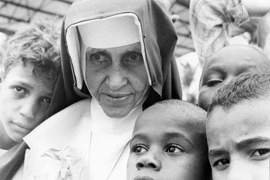 Irmã Dulce é canonizada e se torna primeira santa brasileira