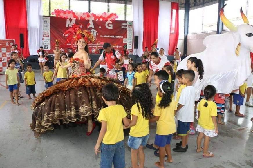 Boi Garantido realiza evento de Dia das Crianças em instituição beneficente