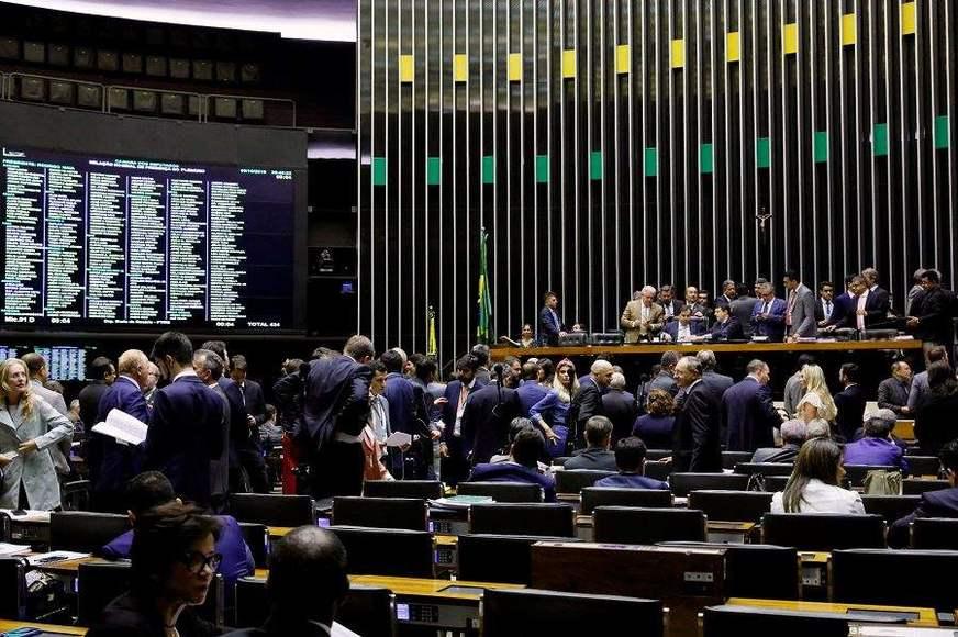 PEC que propõe mudar estrutura sindical no Brasil é discutida na Câmara
