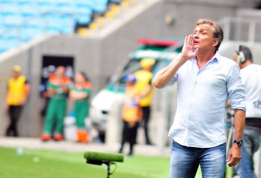Treinador Luiz Carlos Winck nega negociações com Fast Clube