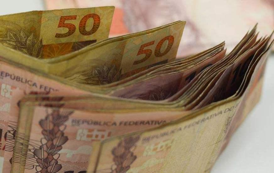 Endividados e inadimplentes crescem em setembro, aponta CNC