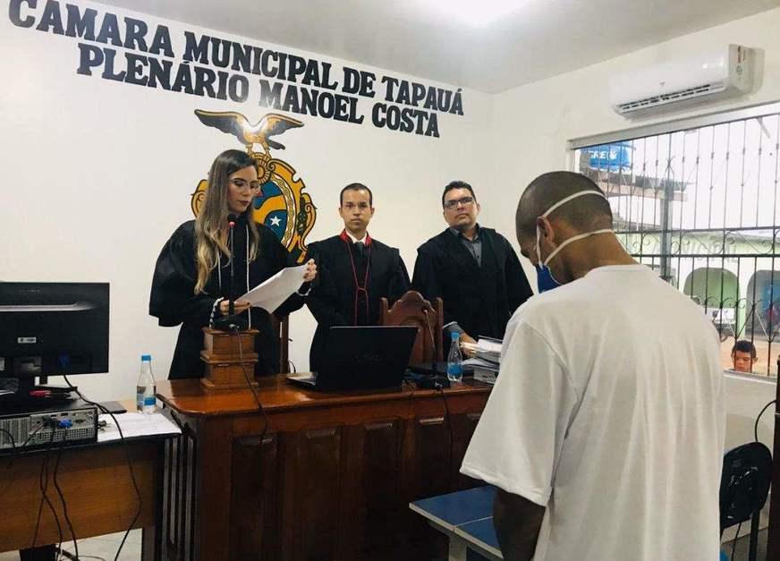 Homem é condenado por matar amigo que recusou trocar música do celular