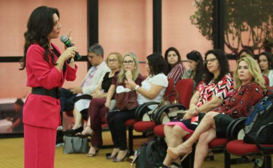 Promotoras defendem criação de lei contra ‘stalking’ e ‘cyberstalking’