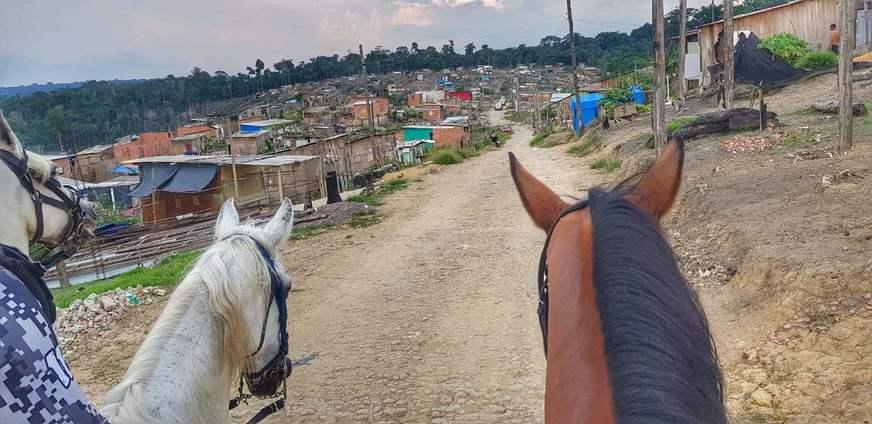 Moradores do Monte Horebe vivem sob totalitarismo do tráfico de drogas