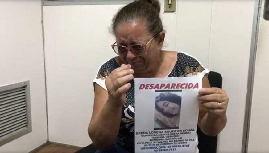 Abalada, mãe de adolescente desaparecida implora por notícias