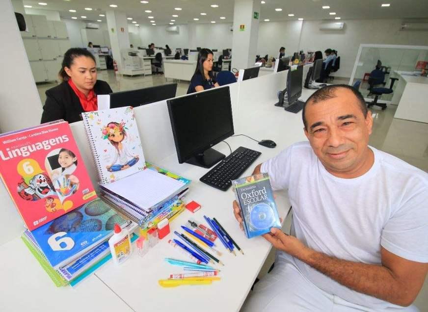 Compra coletiva é opção para economizar no material escolar
