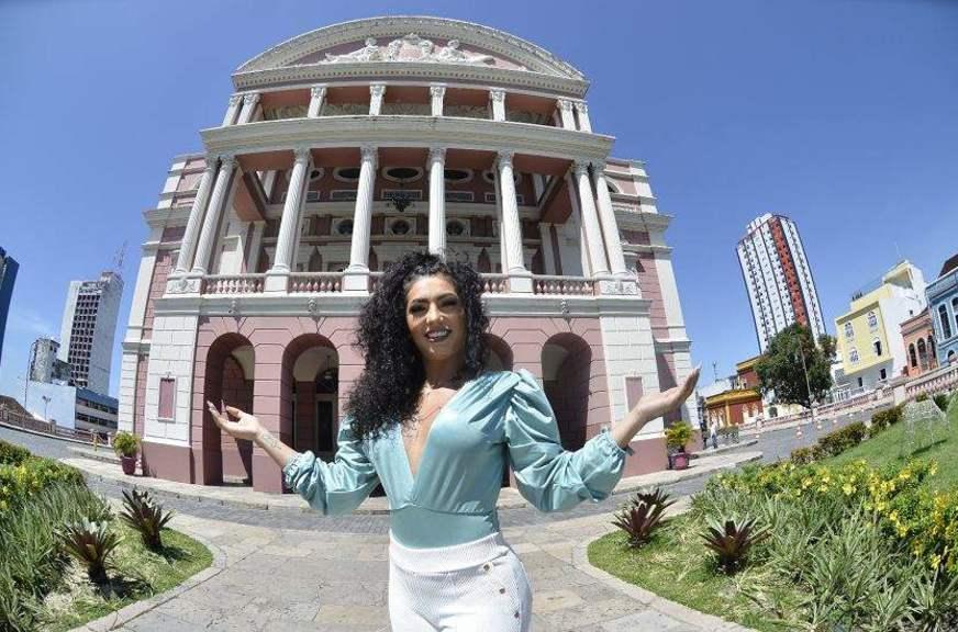 Rainha e Musa em duas escolas de samba é exemplo de visibilidade trans