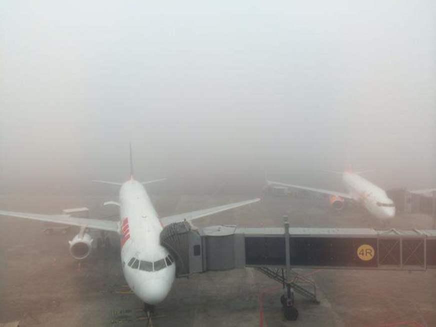 Aeroporto Eduardo Gomes tem voos cancelados após neblina invadir pista
