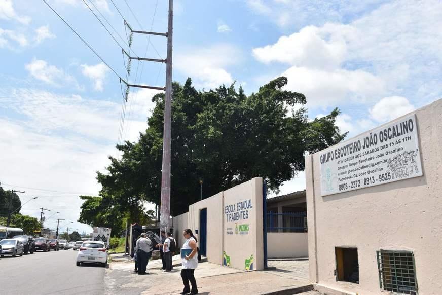Governo do Amazonas cancela mudanças na Escola Estadual Tiradentes