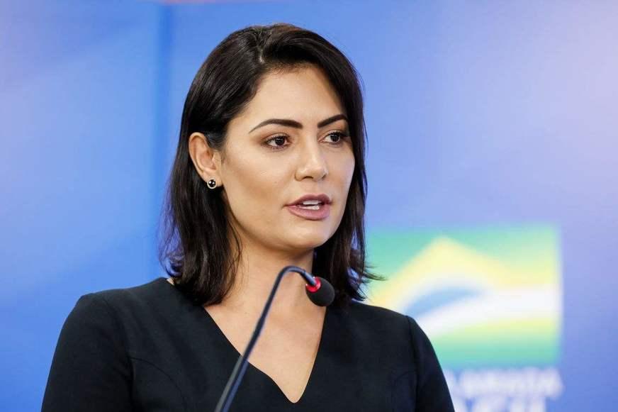 Michelle Bolsonaro tem alta de hospital e retorna ao Palácio da Alvorada