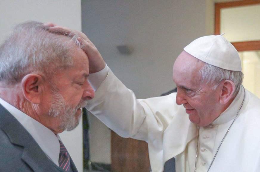 Ex-presidente Lula se reúne com Papa Francisco no Vaticano