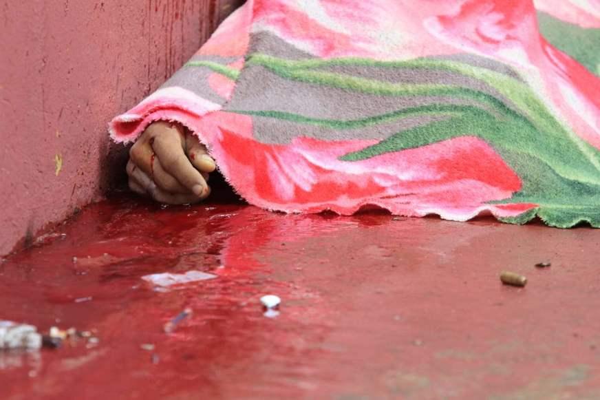 Pedreiro é assassinado com treze tiros ao sair de casa para comprar pão