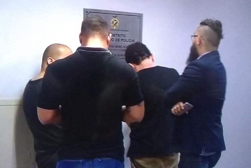 Líderes de facção criminosa são presos com 50 kg de drogas em condomínio de luxo