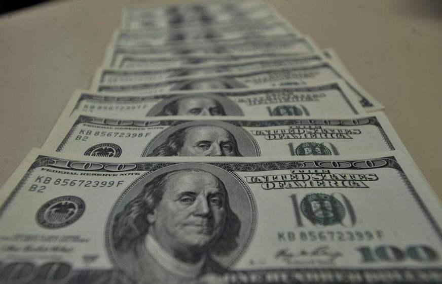 Dólar passa de R$ 4,28 e fecha no maior nível desde criação do real