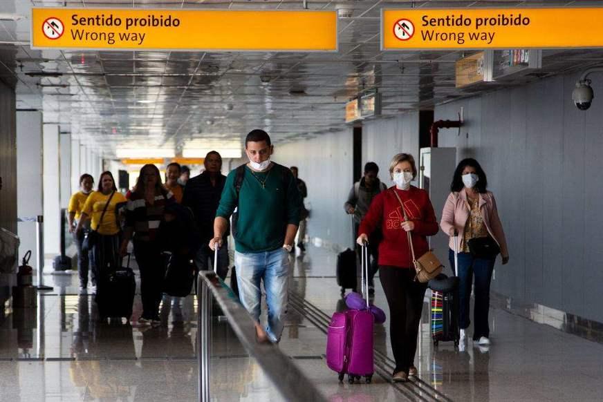 Companhias distribuem formulários