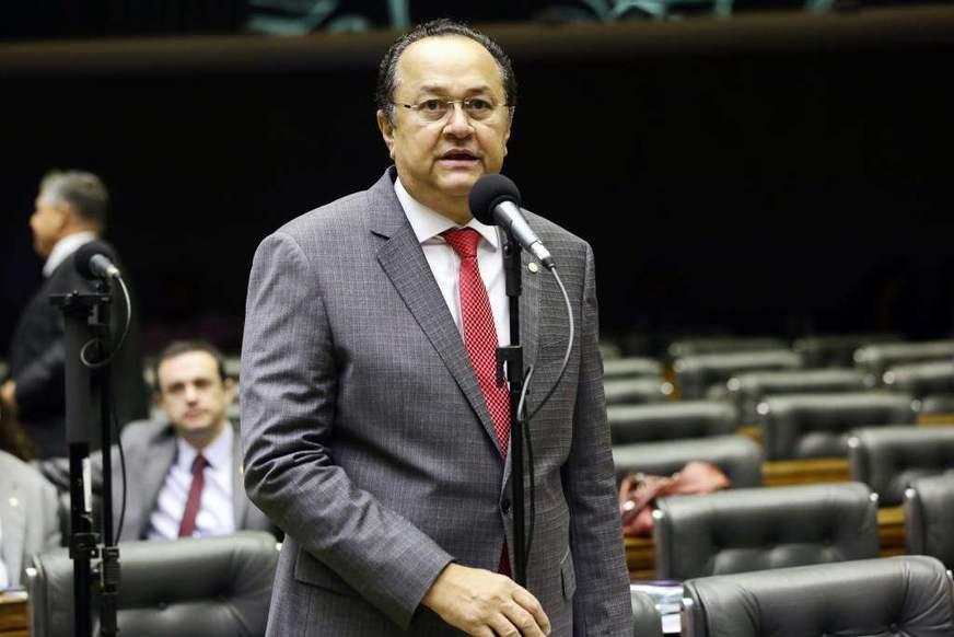 Silas diz que ainda pode ser candidato