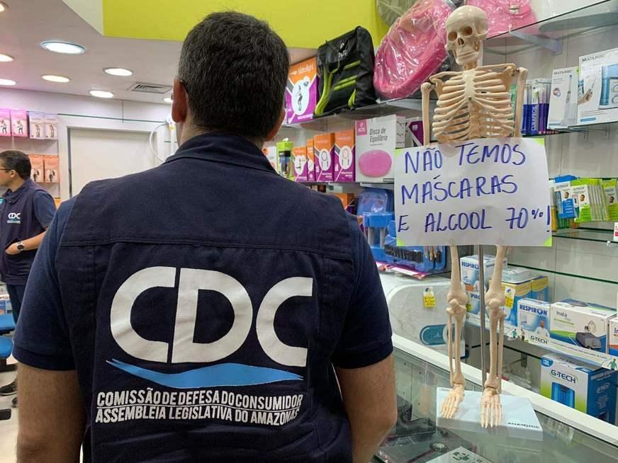 Comércio de álcool em gel e máscara é alvo de fiscalização pela Aleam e Procon