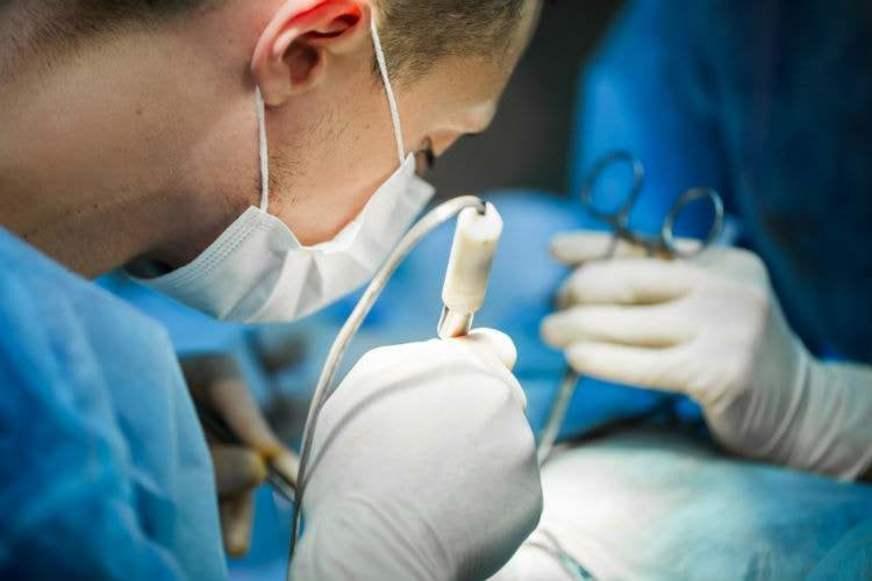 Vasectomia pode ser revertida e não causa impotência, explica urologista