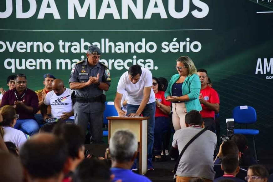 Governo amplia projeto com polícia na sala de aula em escolas estaduais