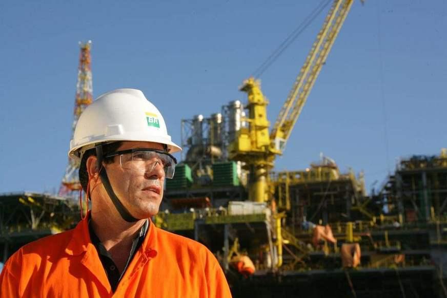 Após greve de petroleiros, Petrobras bate recorde de exportação de combustível