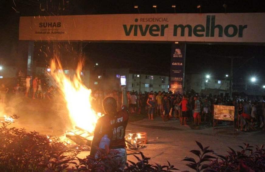 Moradores do Monte Horebe protestam em áreas do Viver Melhor