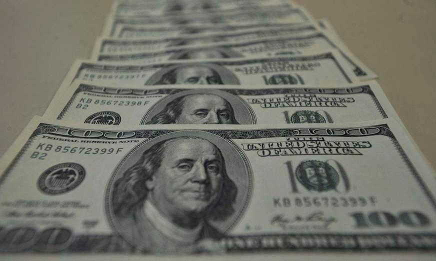 Dólar ultrapassa R$ 5,50 e bolsa cai em dia de nervosismo