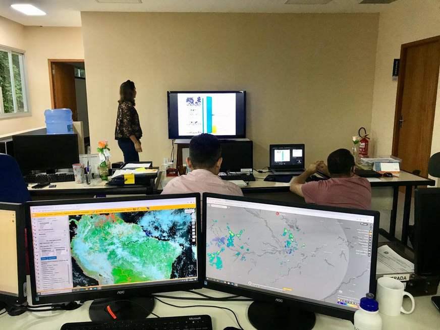 Sala de monitoramento é restabelecida para combater desmatamento no AM