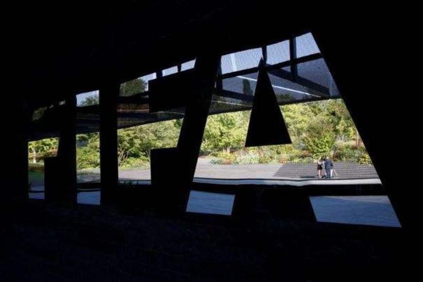 Fifa recomenda prorrogação de contratos e permitirá transferências