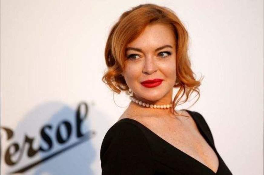 Lindsay Lohan anuncia retorno ao cenário musical