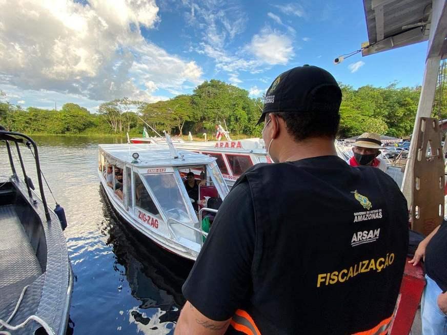 ‘Operação Flutuante’ flagra embarcações com excesso de passageiros