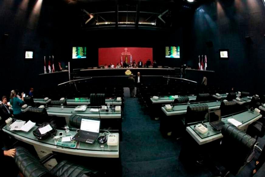 Deputados não comparecem e sessão híbrida da ALE-AM fracassa
