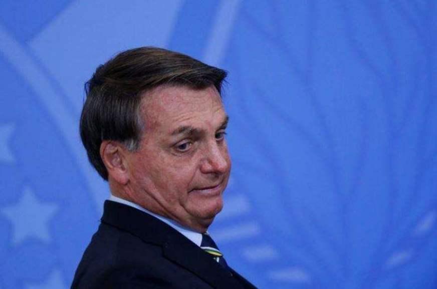 Bolsonaro cita abusos e compara sua reação a emboscada