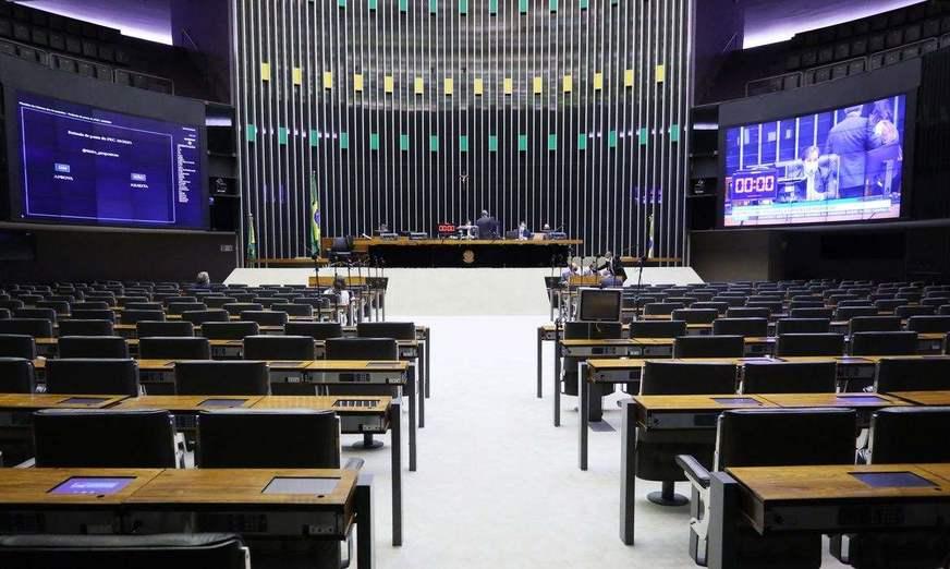 Câmara aprova texto base da MP que altera regras trabalhistas