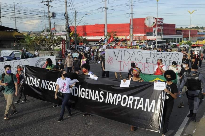 Ato ‘vidas negras e indígenas importam’ toma as ruas da Zona Leste