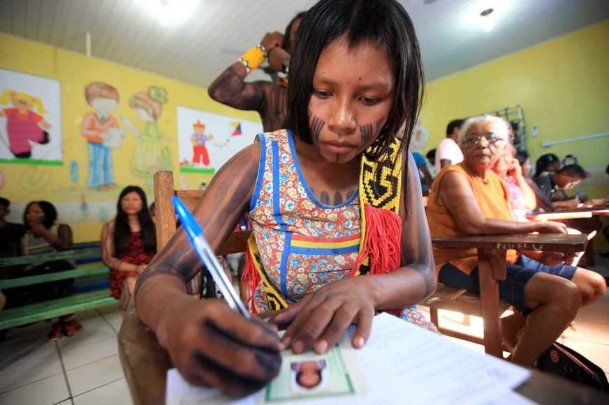 Indígenas questionam ações da Saúde e da Educação