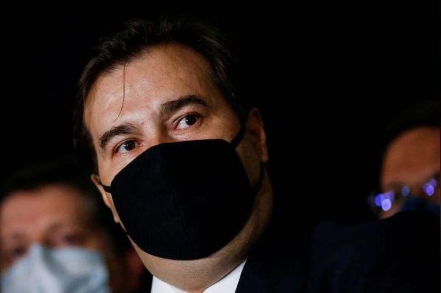 Não é o momento para tratar de pedidos de impeachment, diz Maia