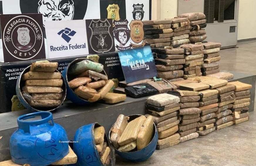 Carga superior a 90 quilos de maconha é apreendida em barco vindo de Tefé