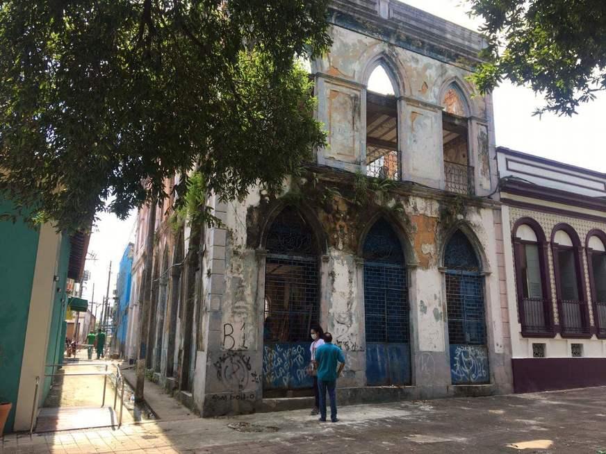 Obra irregular em casarão da Prefeitura no Centro de Manaus é embargada