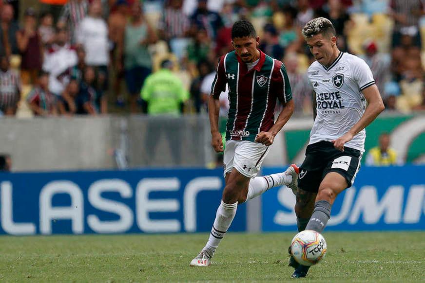 Globo vai cumprir decisão judicial e transmitir Fluminense e Botafogo pela Taça Rio