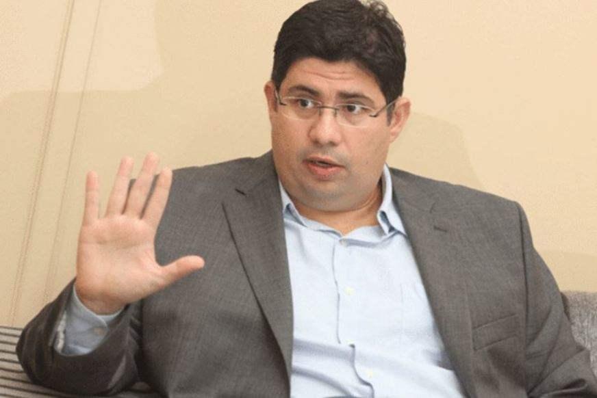 Hissa Abrahão é citado duas vezes em lista de irregulares do TCE-AM