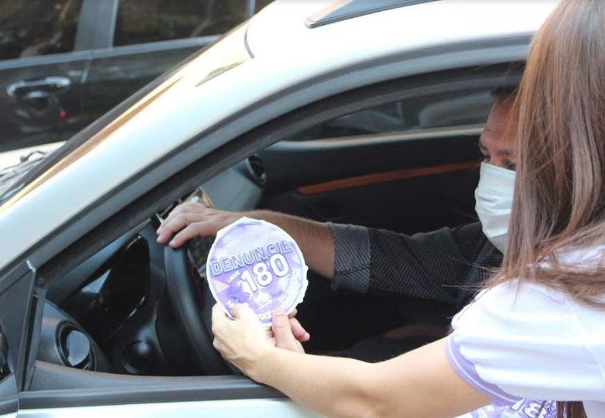 ‘Agosto Lilás’ faz ‘Blitz Maria da Penha’  em delegacias da capital